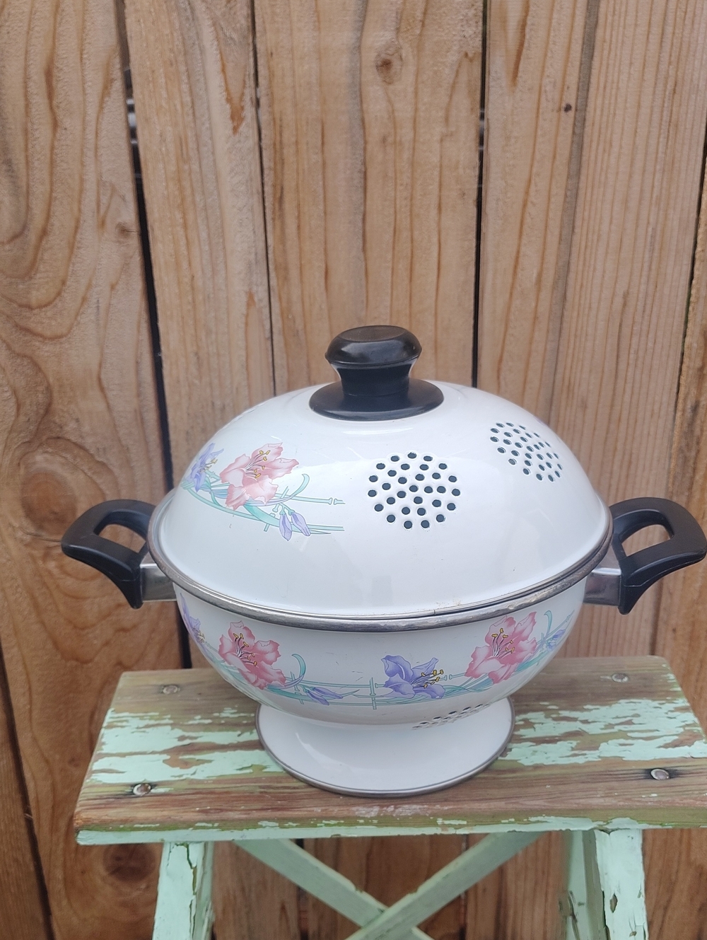 Vintage White Floral Enamel Colander with Lid